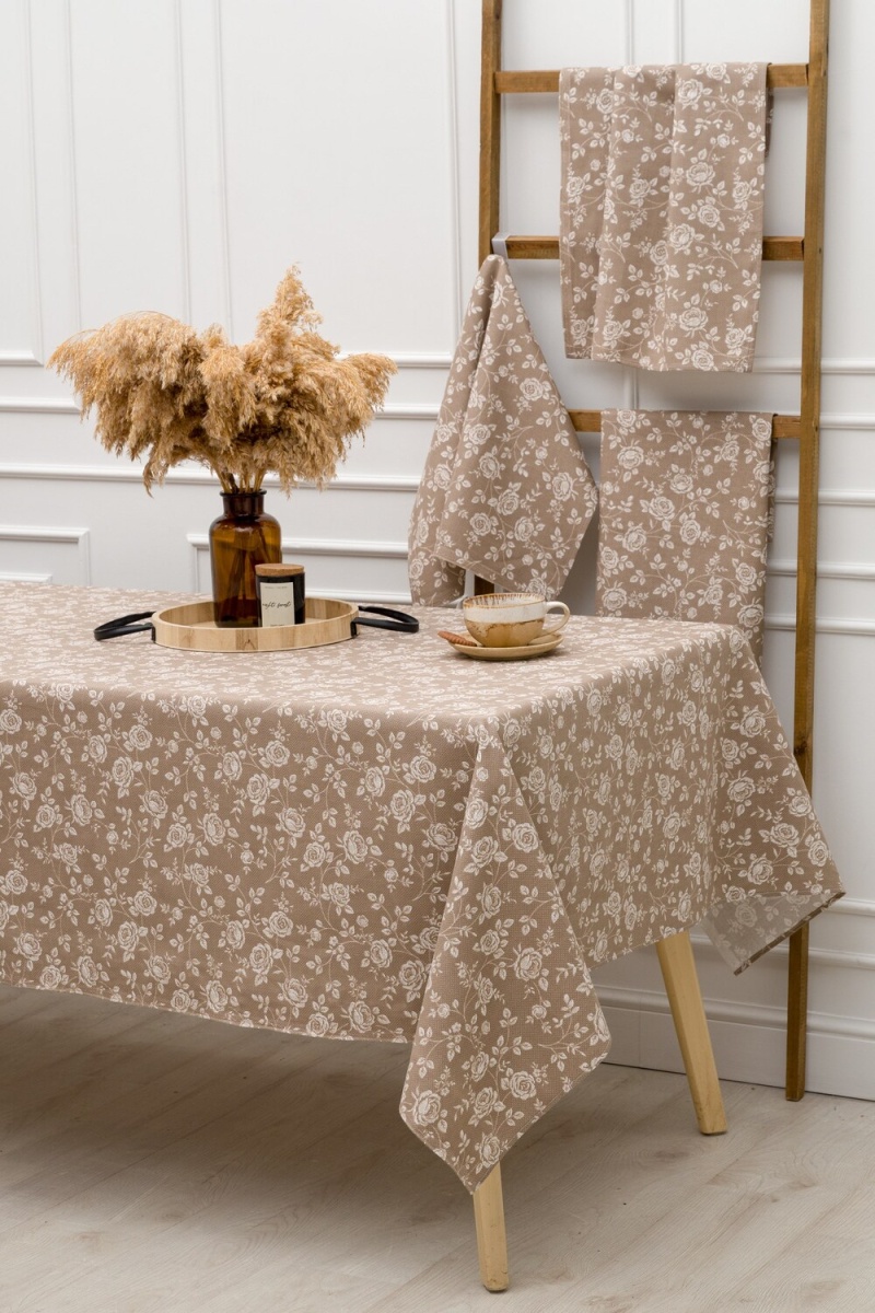 Скатерть Розы на льне (коричневый)