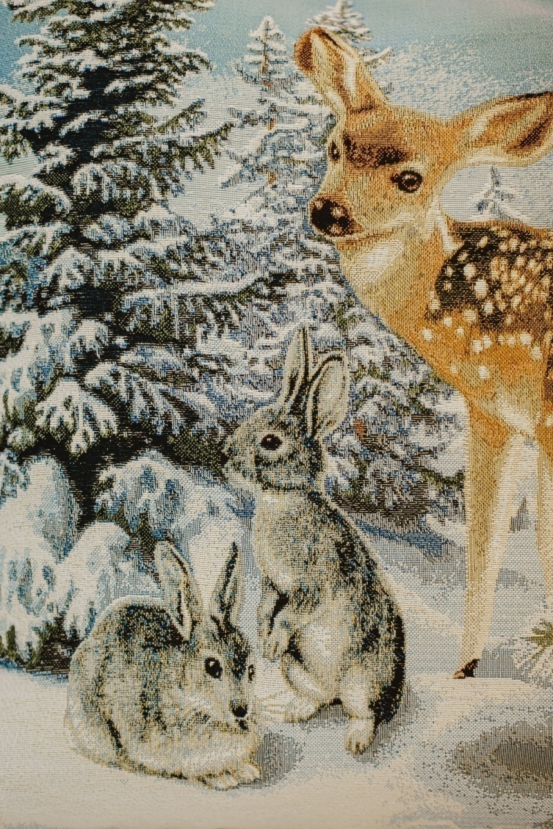 Наволочка декоративная 45х45 Олень и два зайца (голубой)