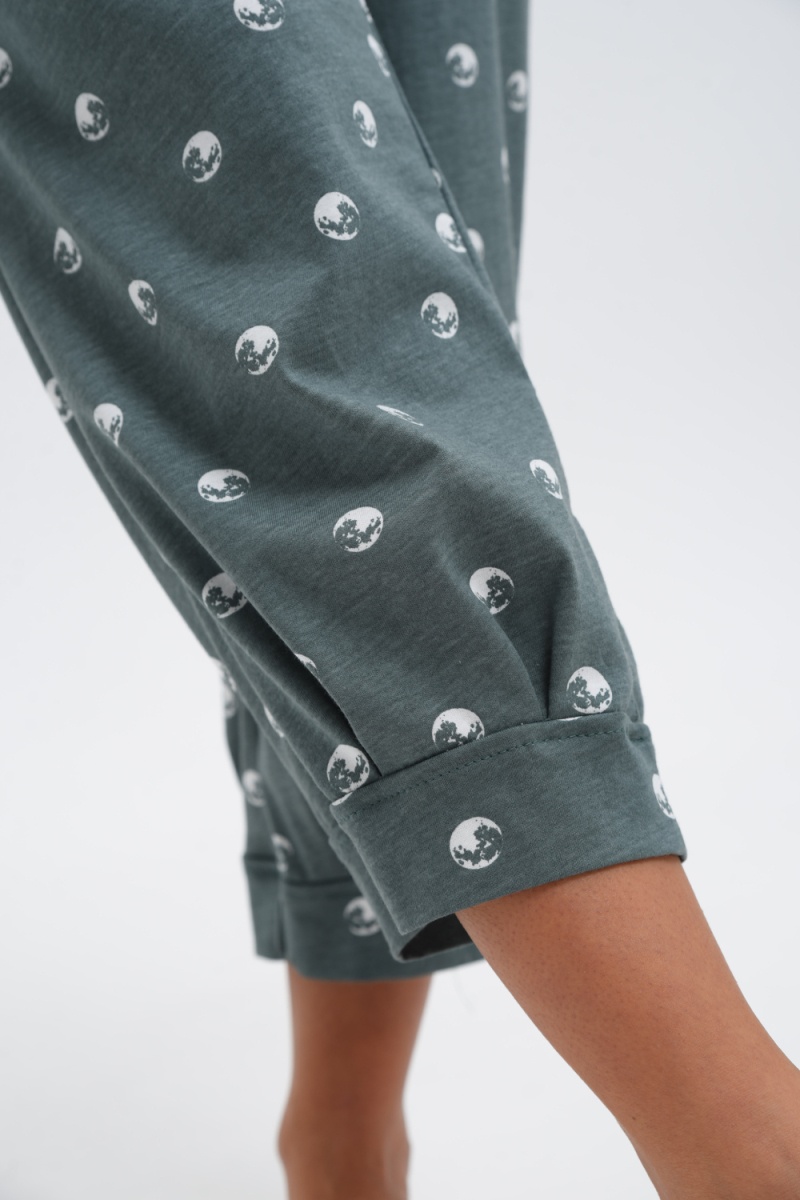 Брюки 9147 (мелкие планеты на хаки)