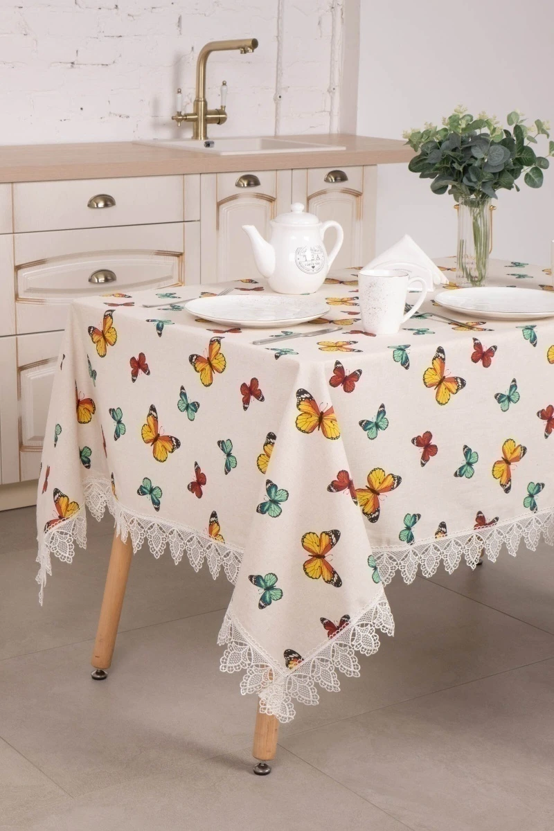 Скатерть с кружевом полулен 028 Бабочки (красный) (вид 5 Н)