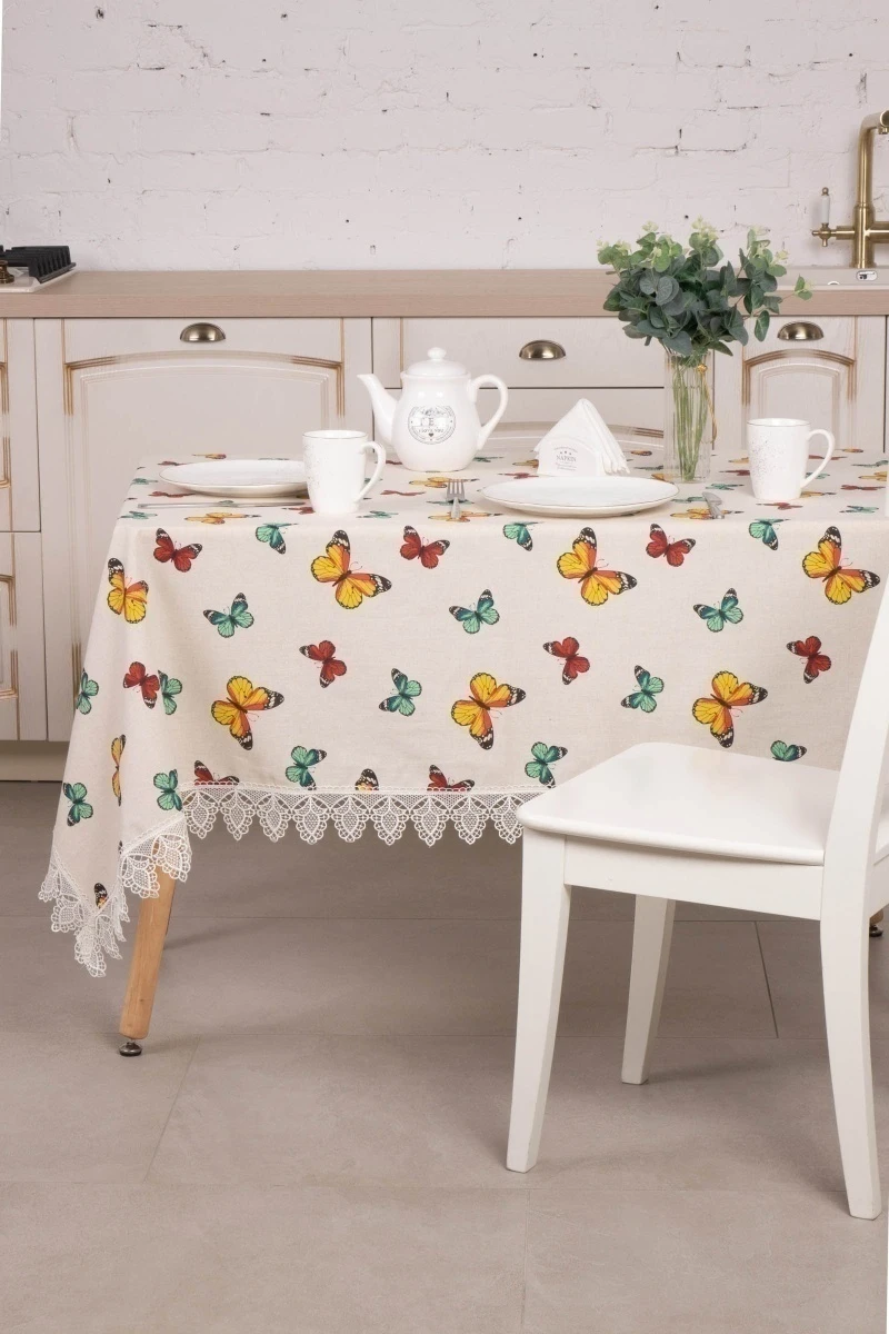 Скатерть с кружевом полулен 028 Бабочки (красный) (вид 5 Н)