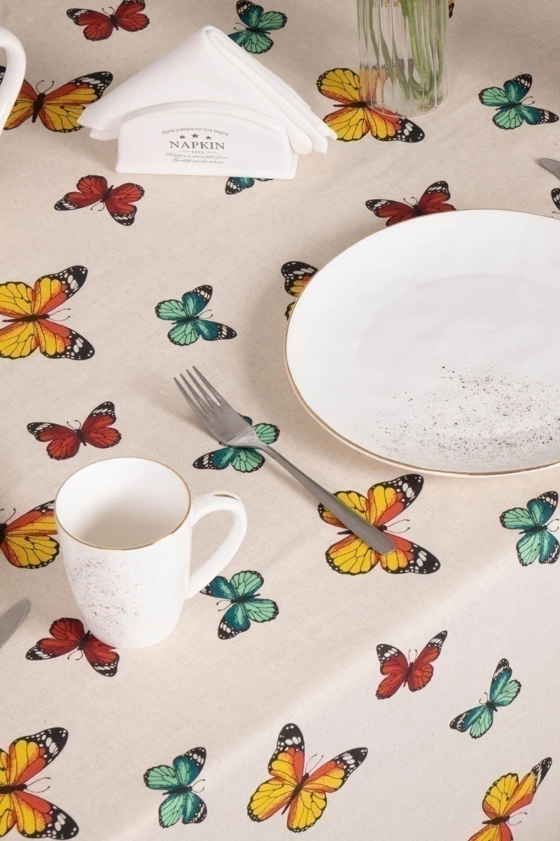 Скатерть с кружевом полулен 028 Бабочки (красный) (вид 5 Н)