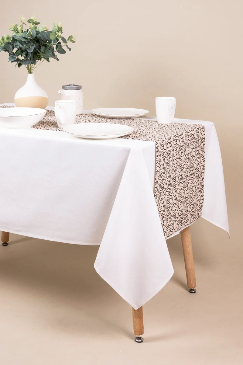 Дорожка полулен "ГП" Изящный вензель (коричневый)