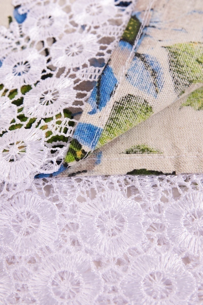 Салфетка полулен с кружевом 028 Герберы (синий) (вид 9)