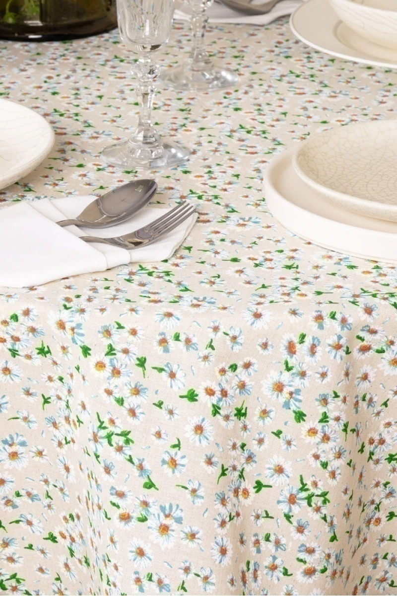 Скатерть круглая полулен "ГОС" Россыпь ромашек (145х145 см)