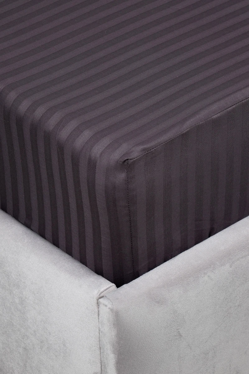 Простыня на резинке страйп-сатин "ЕА" 130г/м "ЕА-Графит" арт. 3910 (полоса 1*1 см) (240 см)