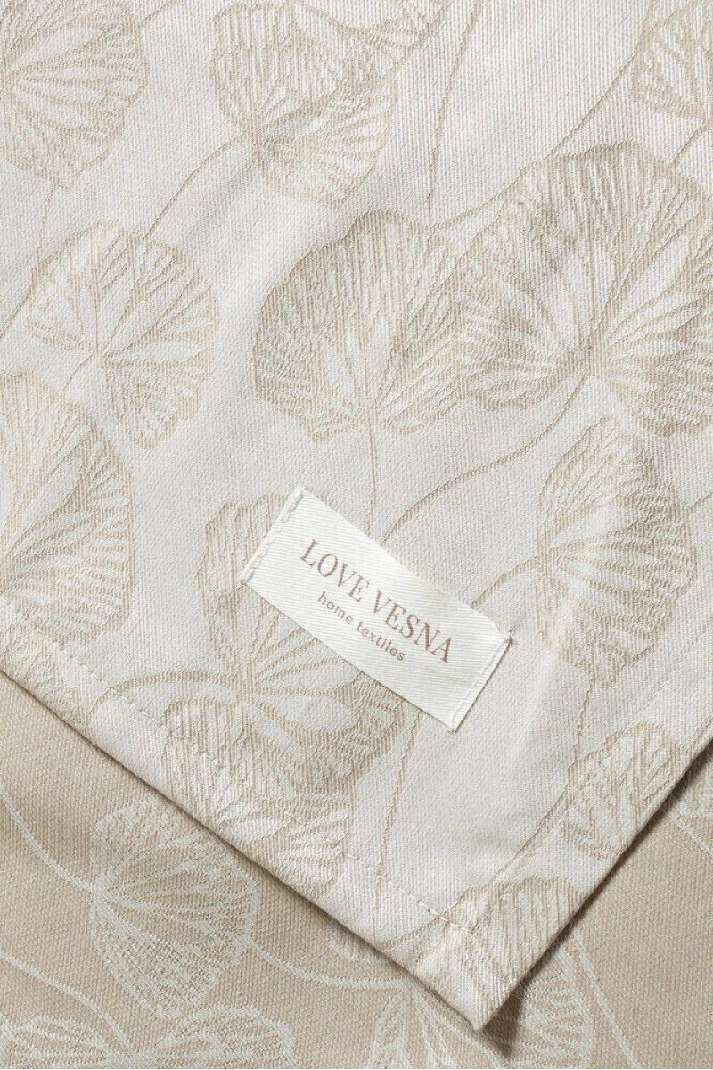 Покрывало жаккардовое "Лотос" бежевое