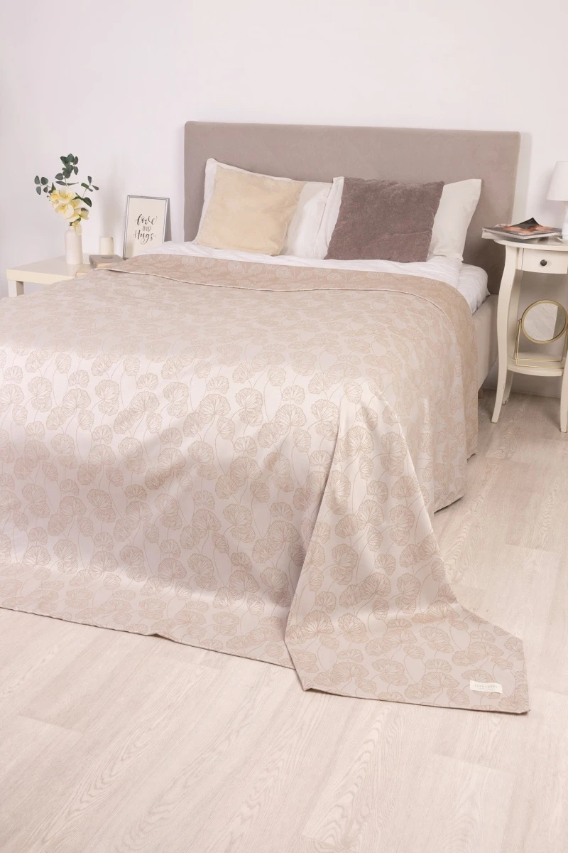 Покрывало жаккардовое "Лотос" бежевое