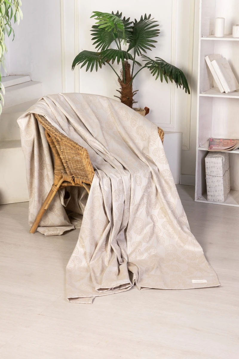 Покрывало жаккардовое "Лотос" бежевое