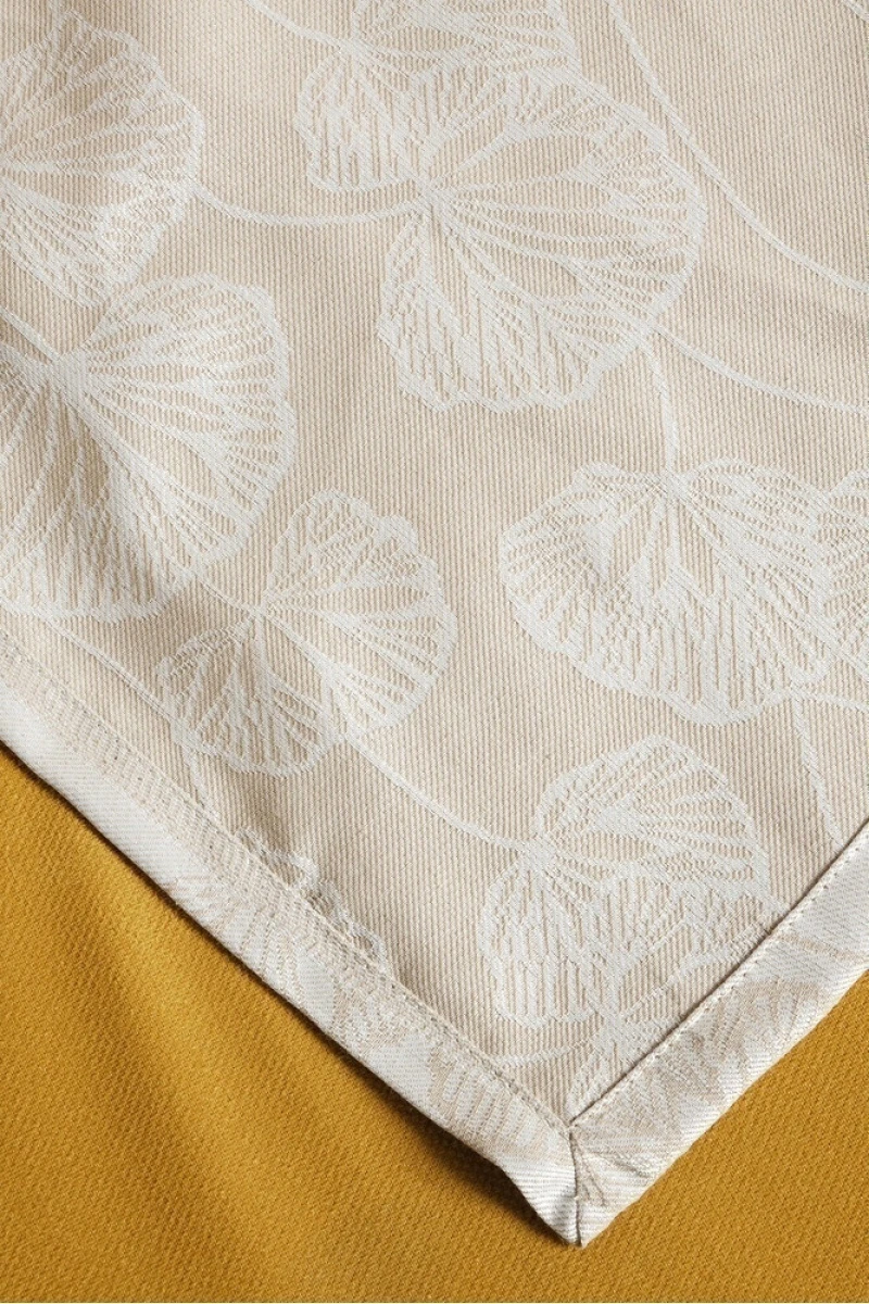 Покрывало жаккардовое "Лотос" бежевое