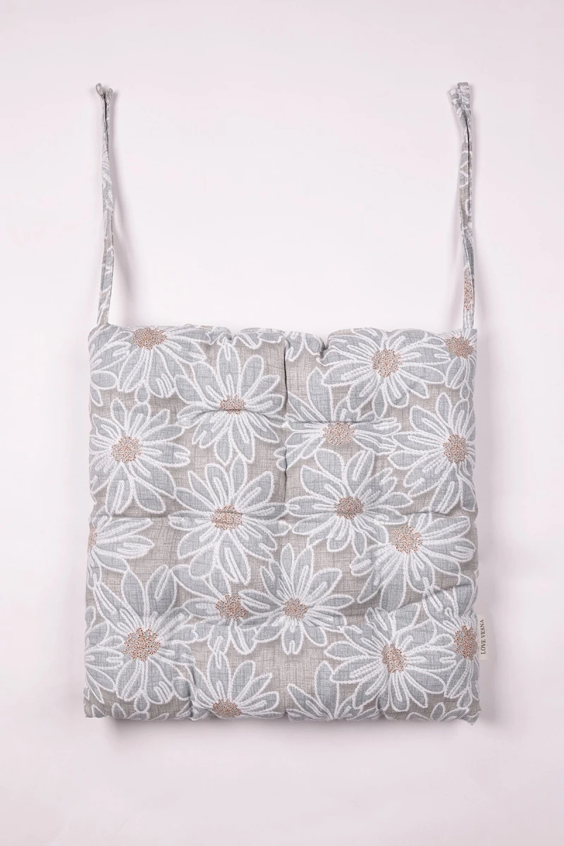 Подушка на стул из рогожки "Диз" Ромашки (серый) (М-9)