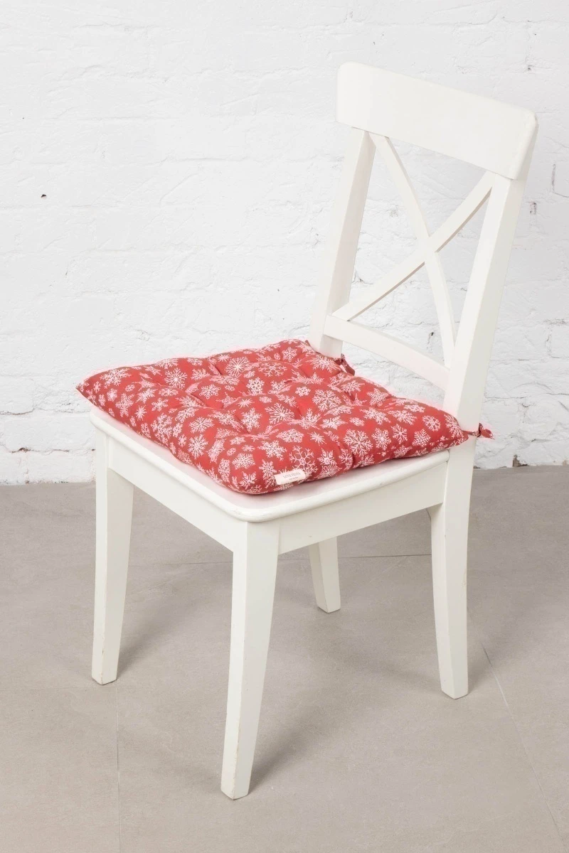 Подушка на стул хлопковая "Талка" Россыпь снежинок (красный) (М-9)