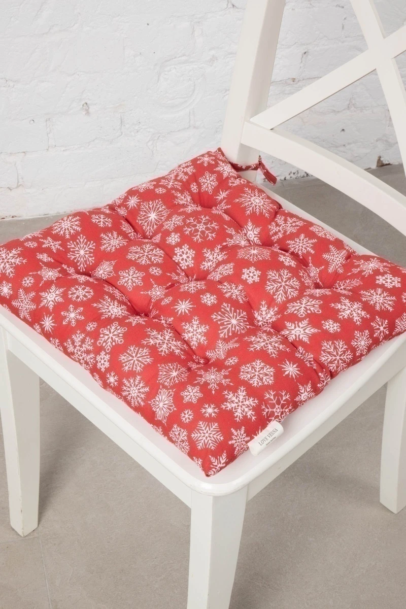 Подушка на стул хлопковая "Талка" Россыпь снежинок (красный) (М-9)