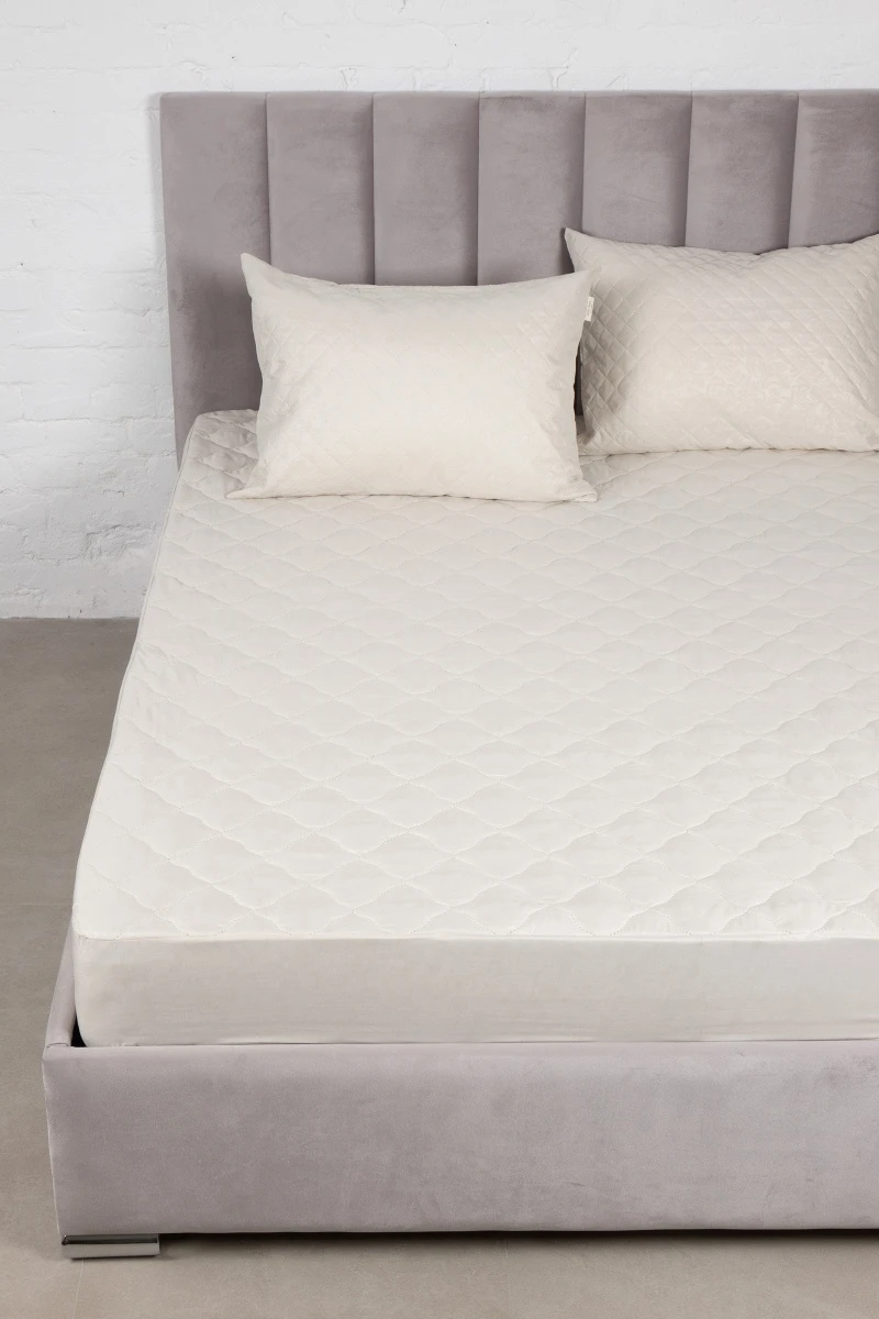 (LV) Наматрасник Микрофибра стеганый с бортом 25см (150г/м2) бежевый