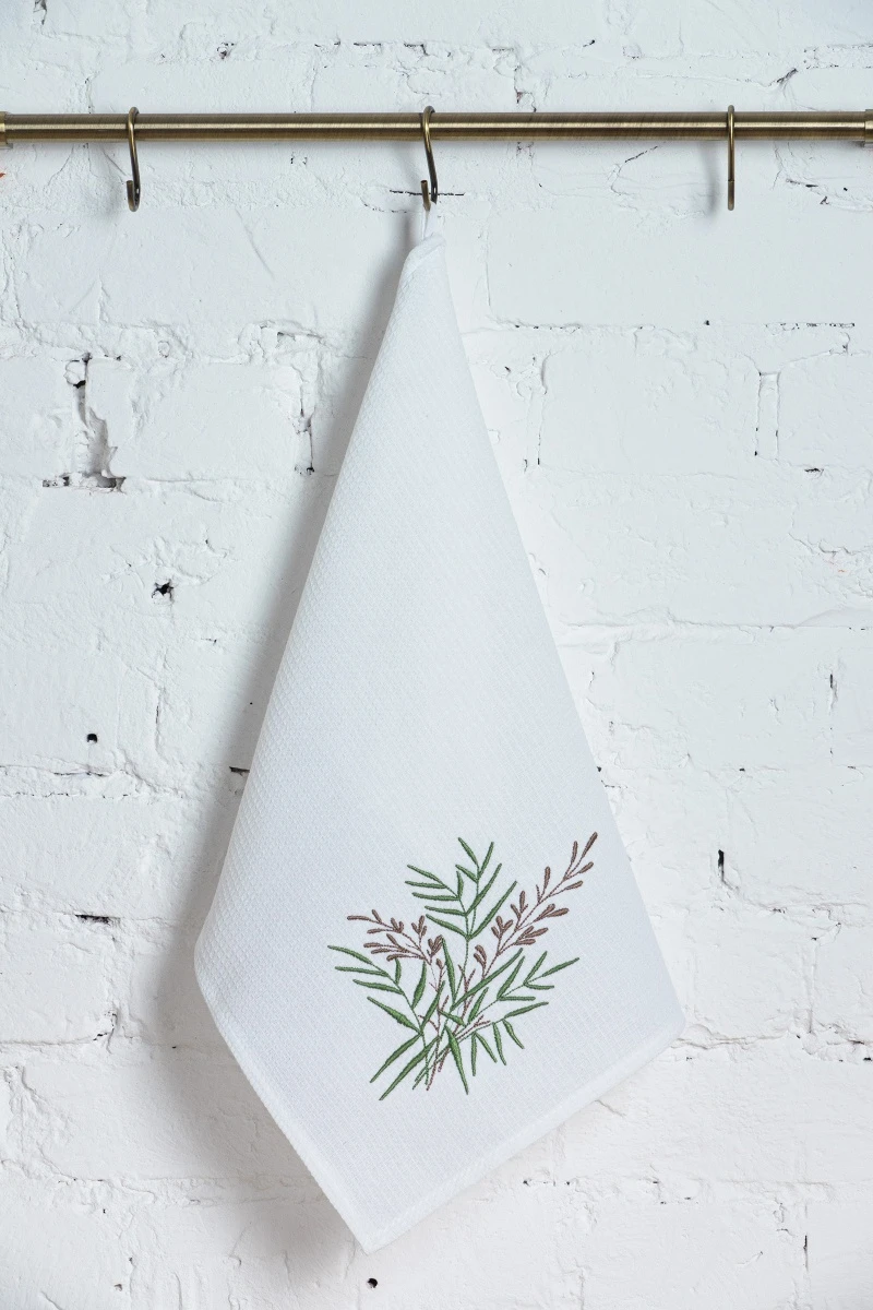 Полотенце ваф Отбеленное с вышивкой Веточка (ТТ) (160 гр)