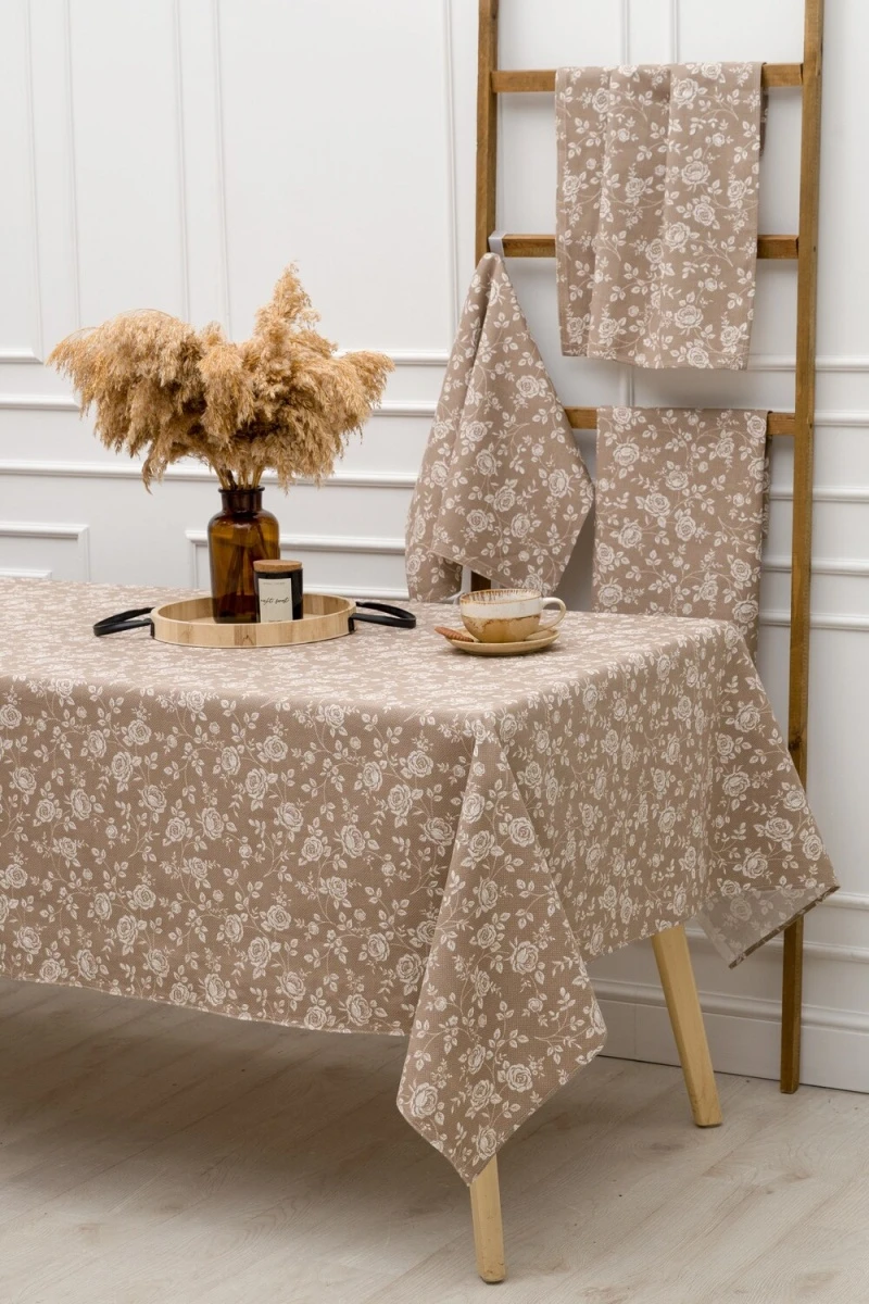 Скатерть Розы на льне (коричневый)