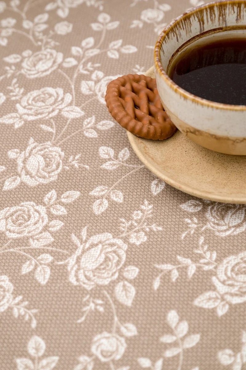 Скатерть Розы на льне (коричневый)