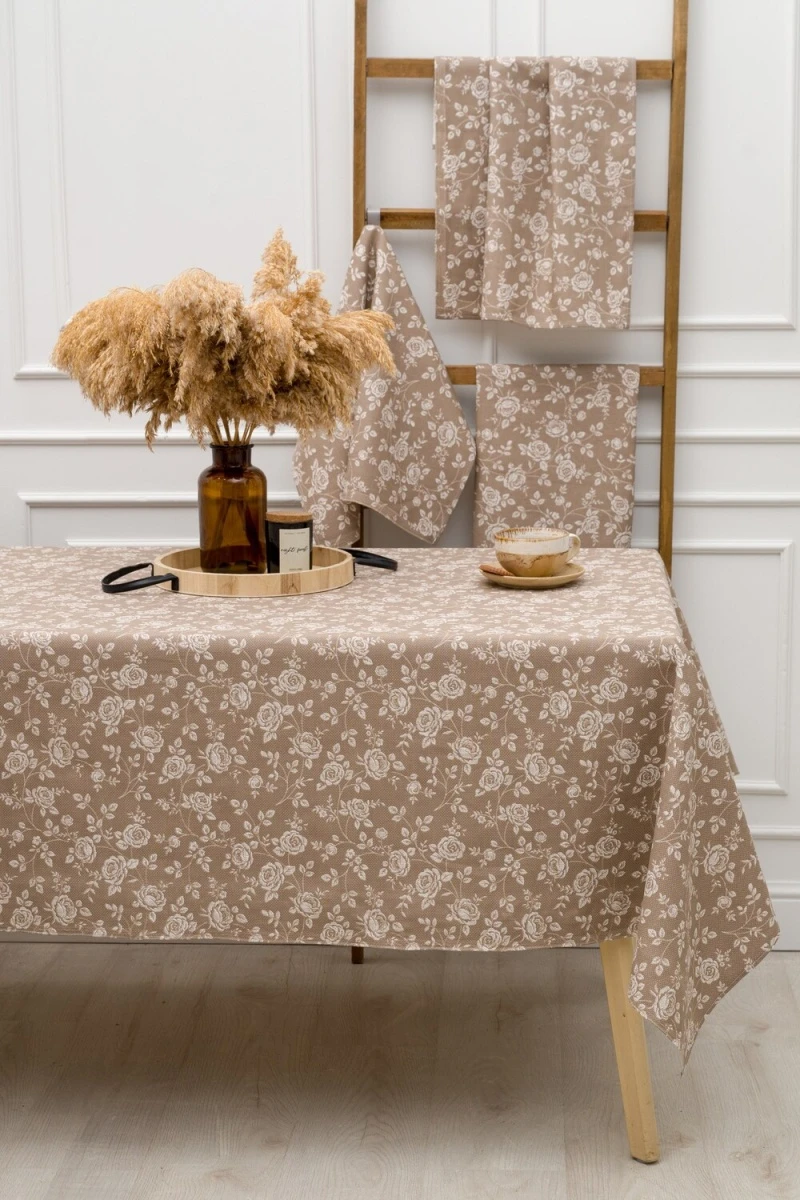 Скатерть Розы на льне (коричневый)