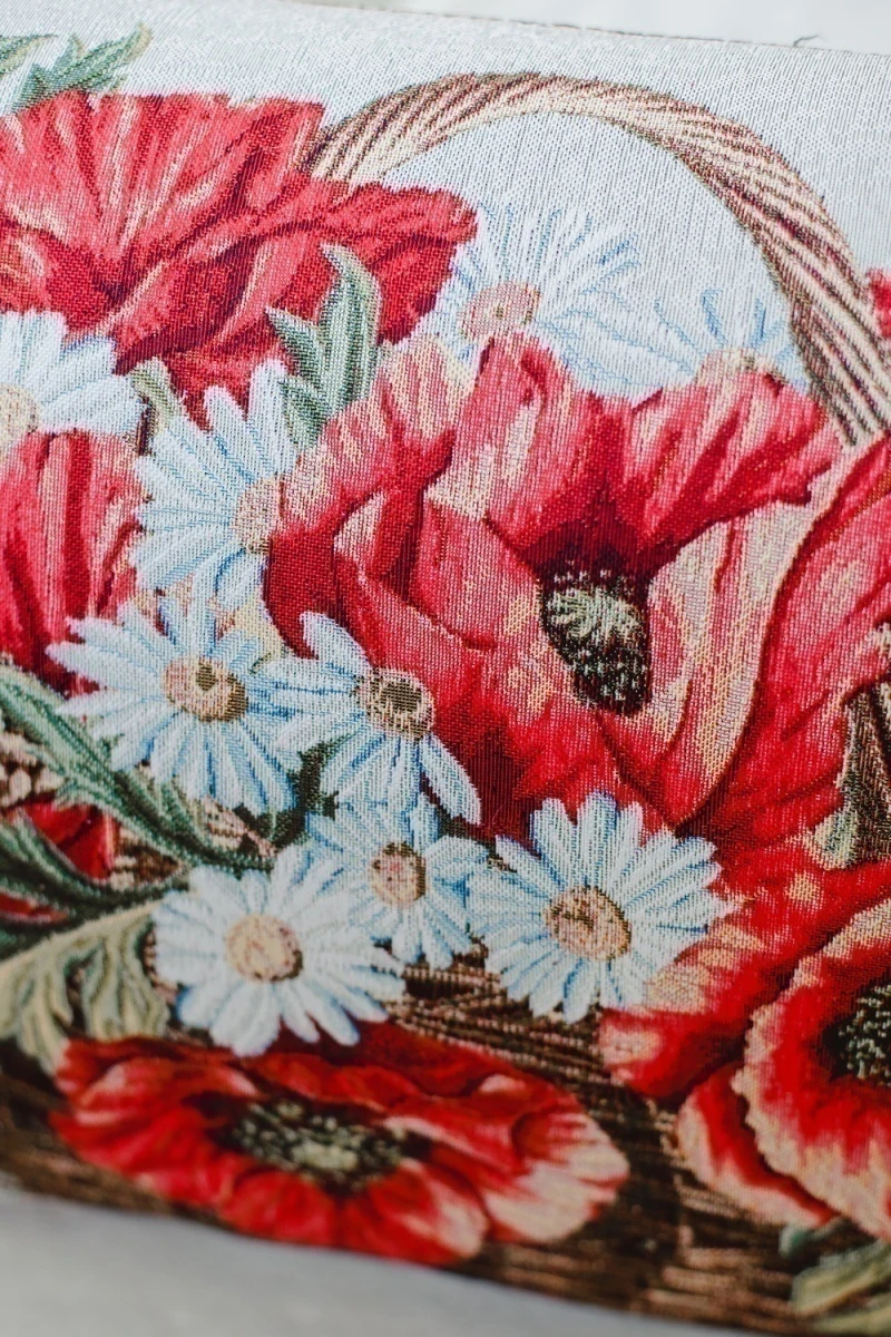 Наволочка декоративная 65х45 Маки в корзине (красный)