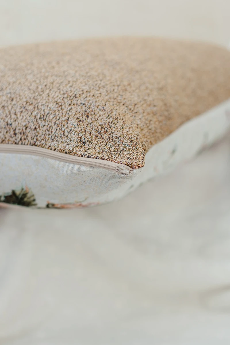 Наволочка декоративная 65х45 Роза бежевый (бежевый)