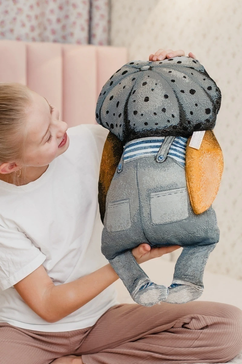 Подушка декоративная игрушка Шкодник 30*37 (серо-голубой)