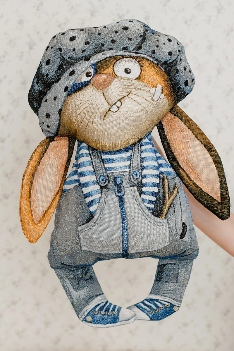 Подушка декоративная игрушка Шкодник 30*37 (серо-голубой)