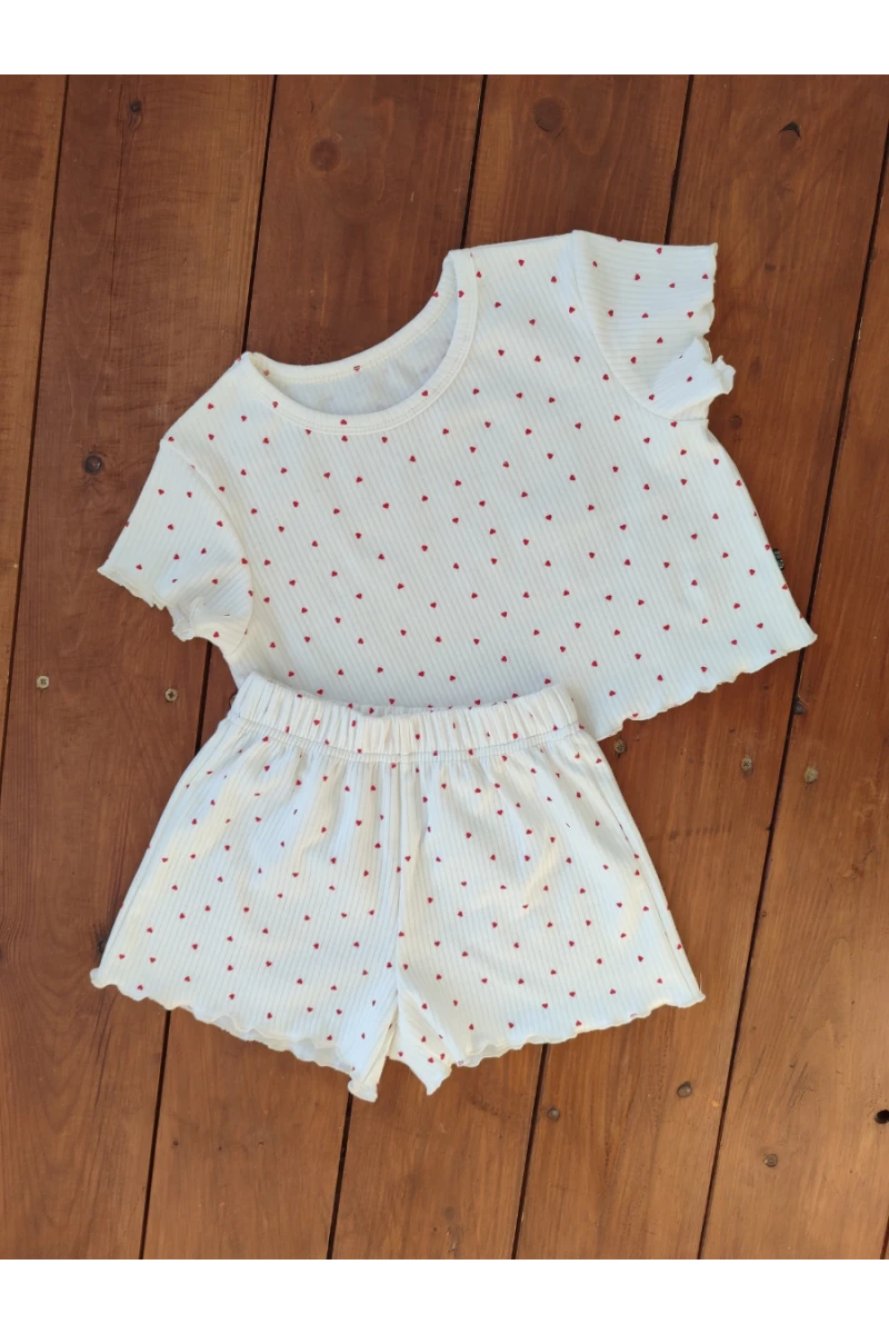 Пижама с шортами 33063 (сердца на молочном)