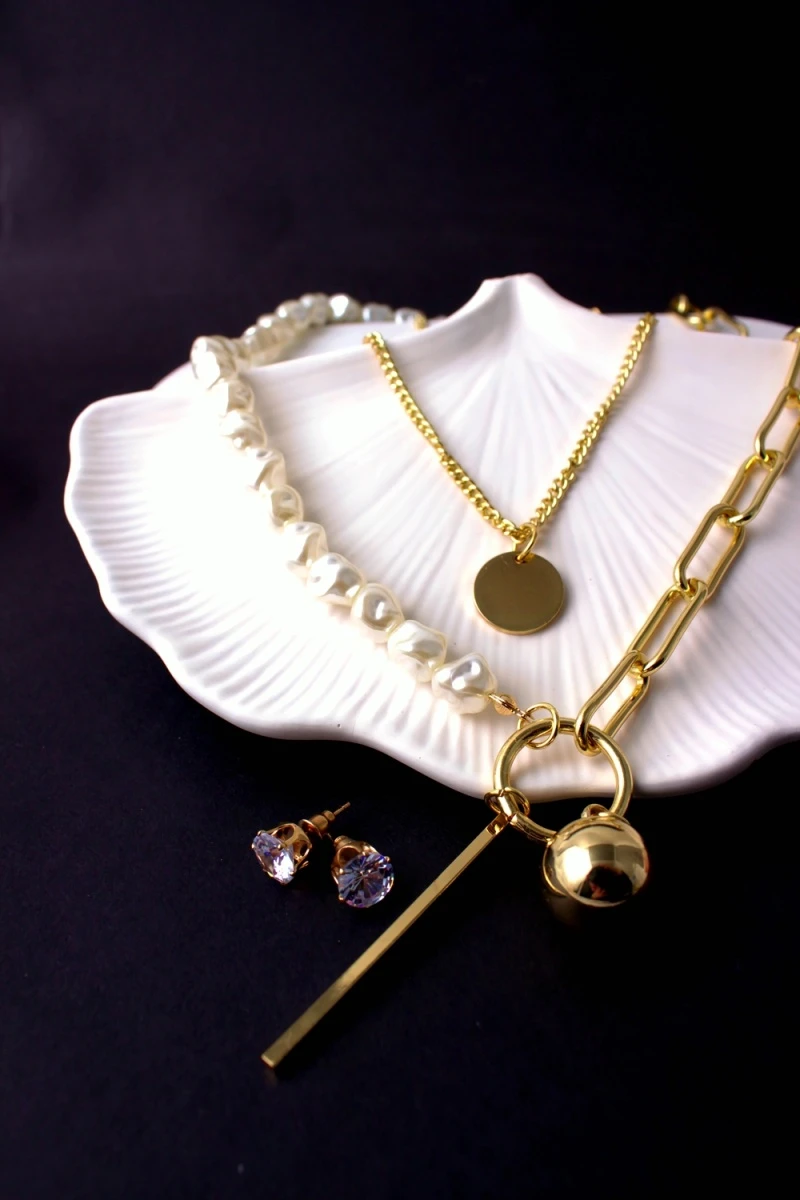 Колье с жемчугом и подвеской + Подарок, в подарочном мешочке (сатиновое золото)