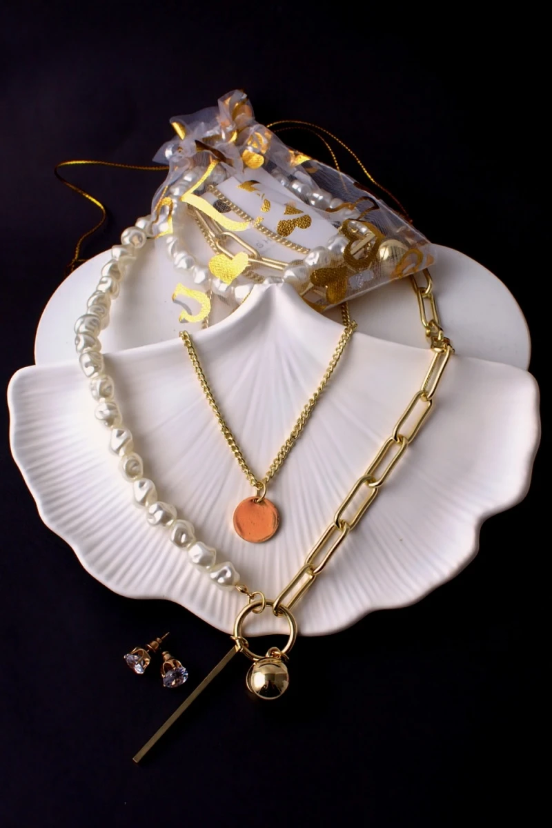 Колье с жемчугом и подвеской + Подарок, в подарочном мешочке (сатиновое золото)