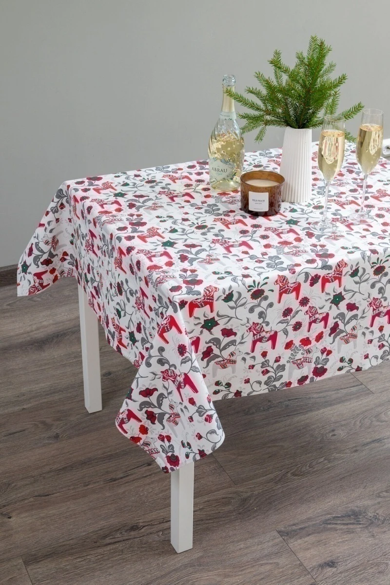 Скатерть Городецкая лошадка (белый)