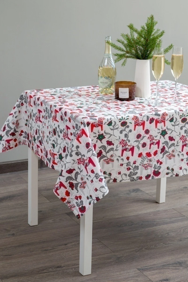 Скатерть Городецкая лошадка (белый)