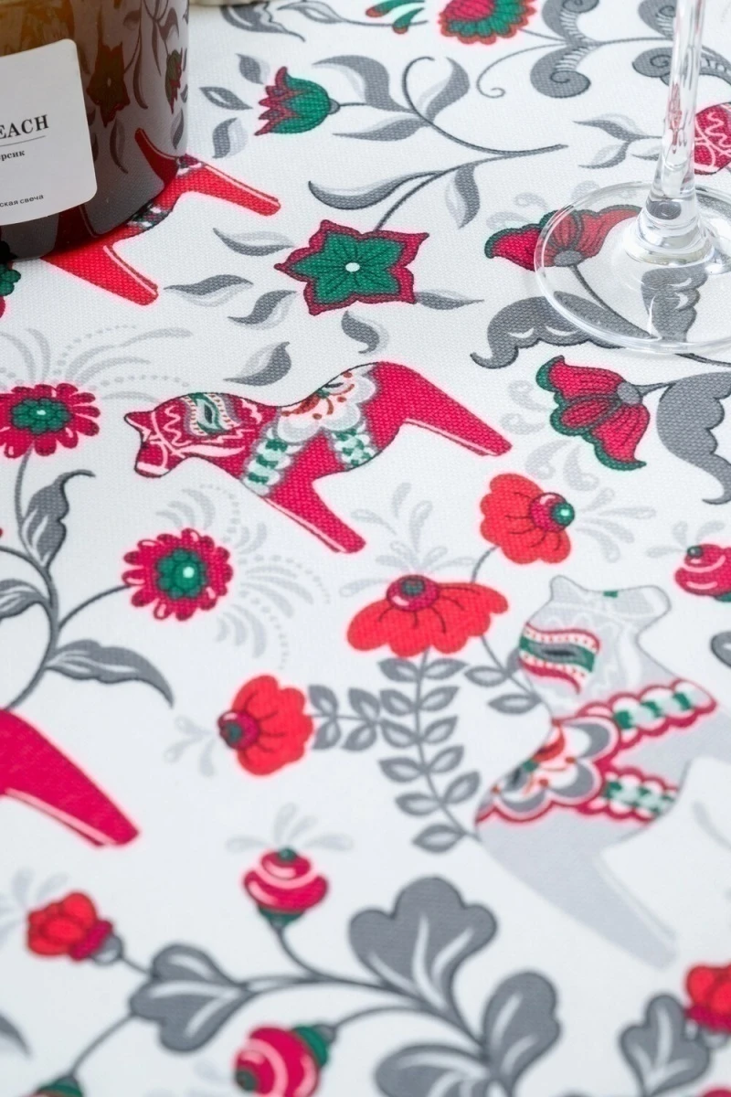 Скатерть Городецкая лошадка (белый)