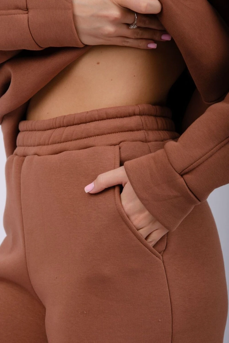 Костюм с брюками Дания (карамель)