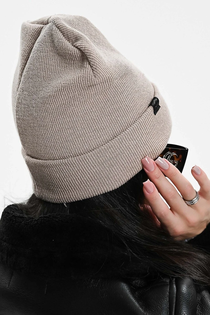 Шапка теплая в рубчик (бежевый)