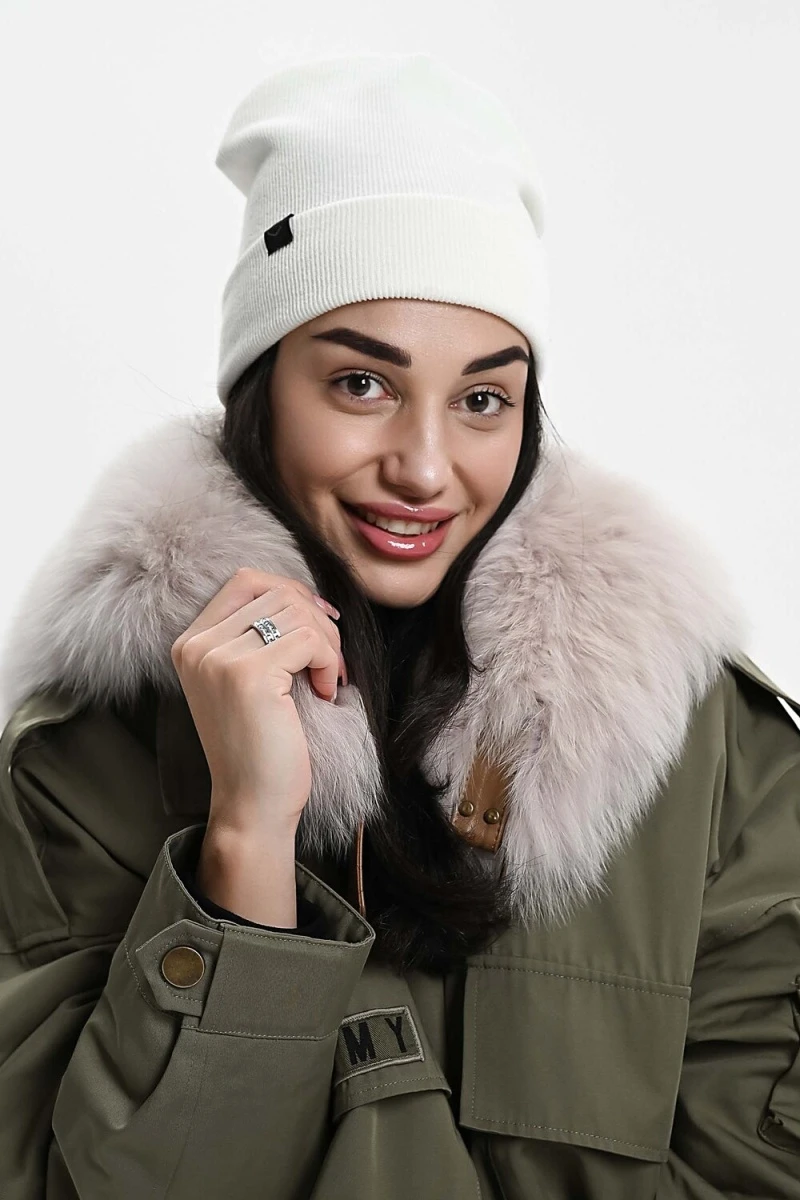 Шапка теплая в рубчик (белый)